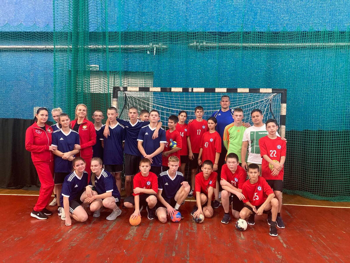    "Мы привлекаем специалистов мирового уровня, от чемпионов мира и страны до тренеров экстра-класса"