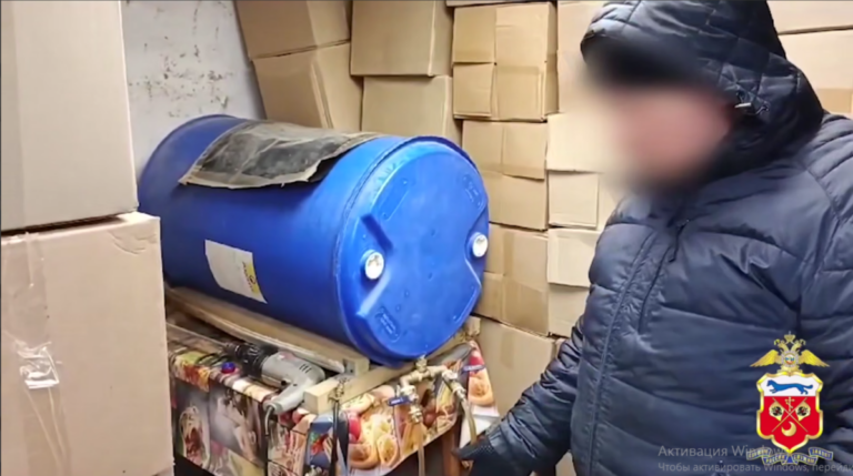    1,5 тыс бутылок паленки и 42 тыс нелегальных сигарет. В Бузулуке накрыли подпольный цех Марина Шарт