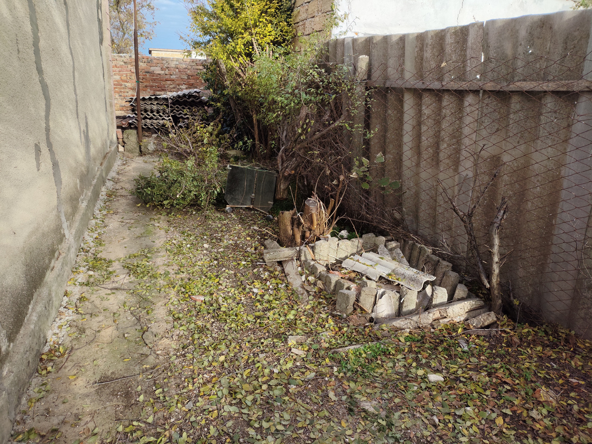 Всё, готово. Еще вон те веточки с листиками тоже потом забрала