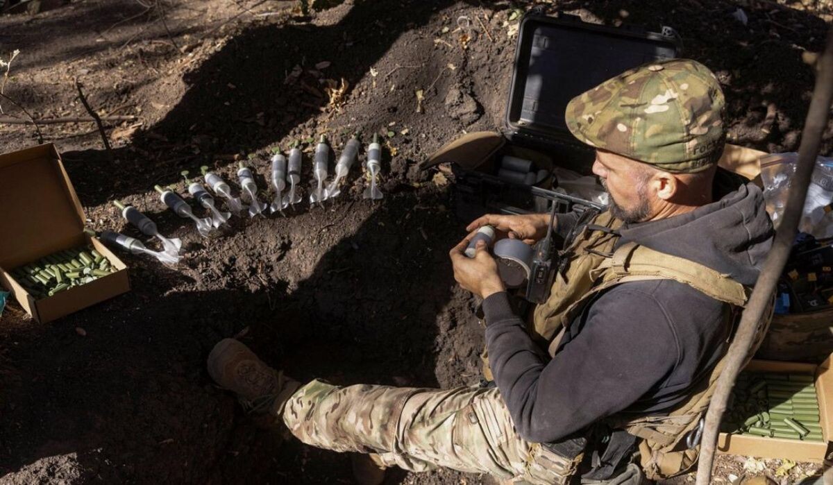     Солдат. Источник: lenta.ru Автор фото: Yevhen Titov / Reuters