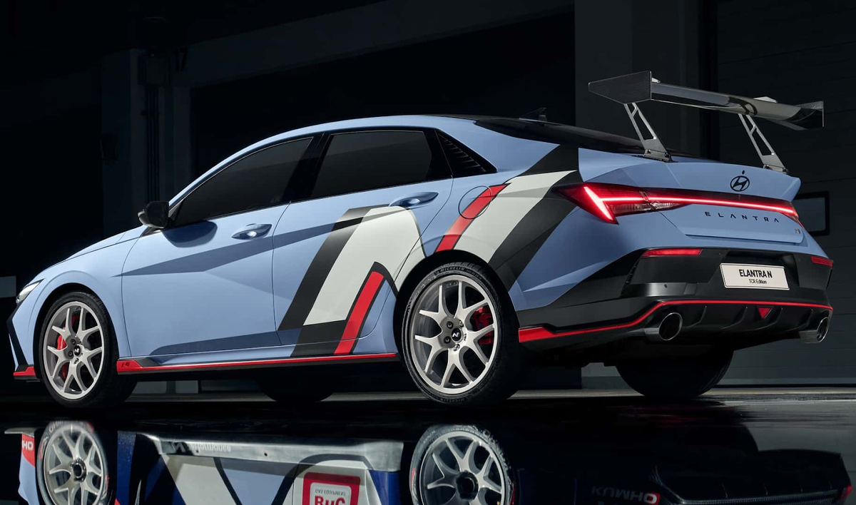 Hyundai Elantra N TCR Edition – это серийный автомобиль, а не результат работы мастера из ближайшего гаража 