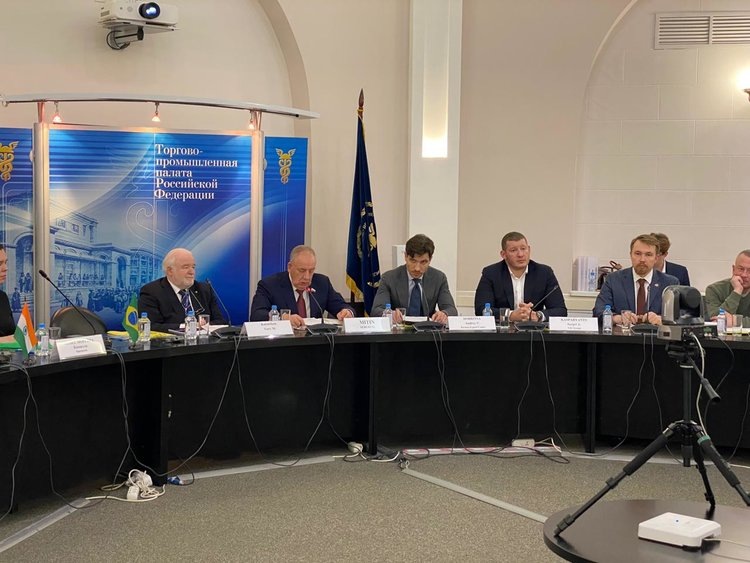    Исполнительный директор ГК ВИК обсудил перспективы российского ветеринарного рынка с представителями БРИКС