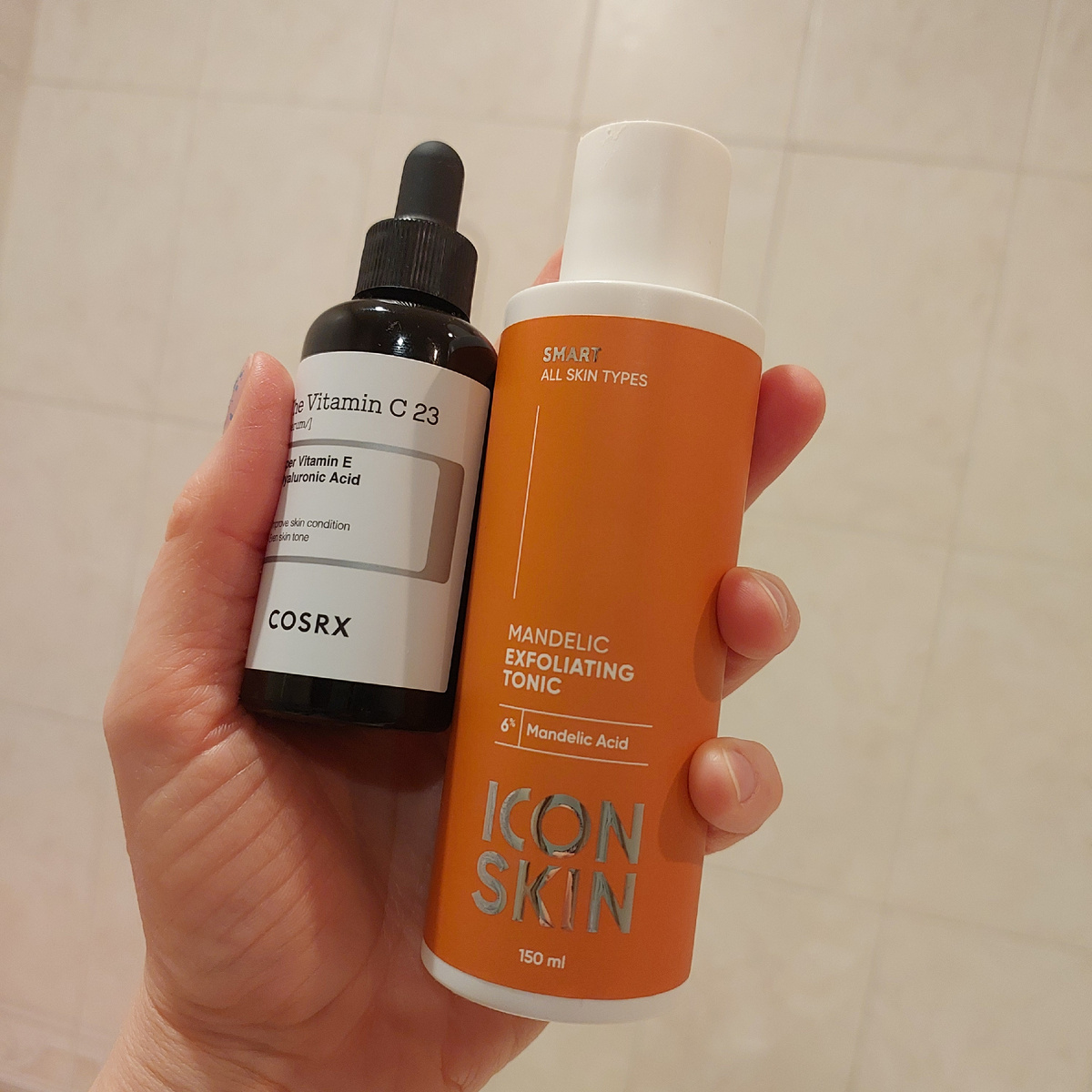 Витамин C наношу каждое утро, тоник — пару раз в неделю. 