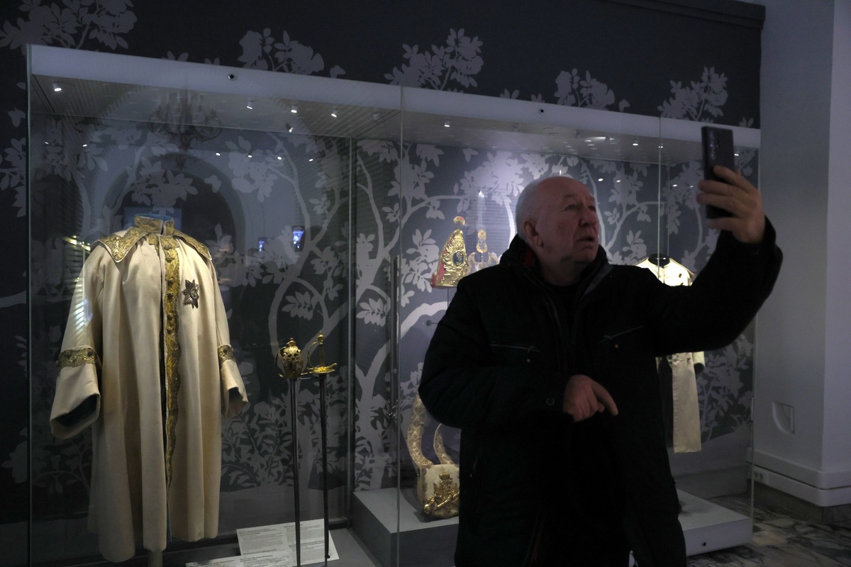    Епанча офицера лейб-драгунского полка голштинских войск. Принадлежала Петру III. 1750-е годы. / Фото: Олеся Курпяева