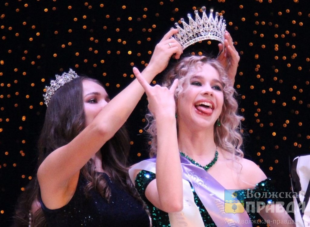 Первая вице-мисс Волжский 2024 Милана Акжигитова📷    Три короны и кокошник с фианитами: в городе отгремел финал «Мисс Волжский 2024»
