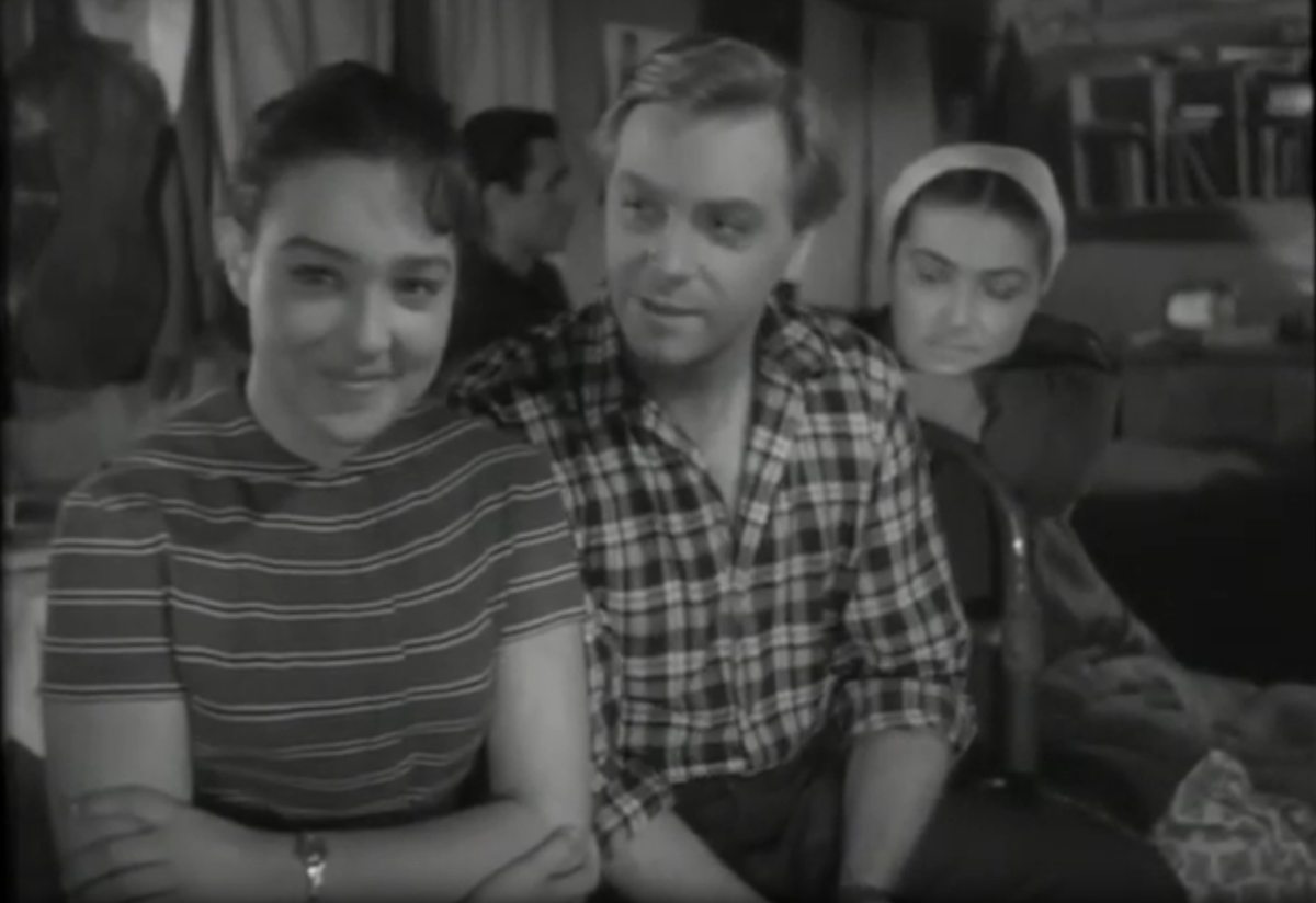 Александра Завьялова и Алексей Кузнецов сыграли главные роли в фильме "Ждите писем"