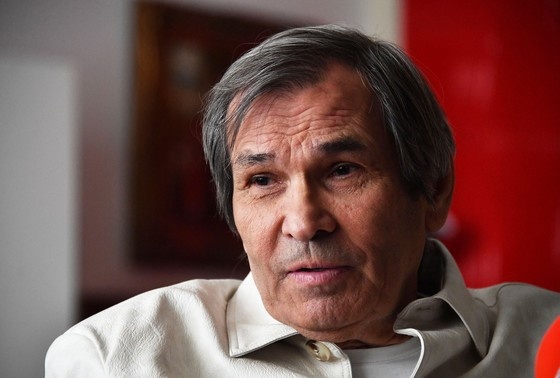     Бари Алибасов