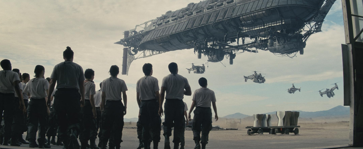 Режиссер сериала «Фоллаут» Джонатан Нолан (брат Кристофера Нолана). Он также является создателей сериала «Мир Дикого Запада».