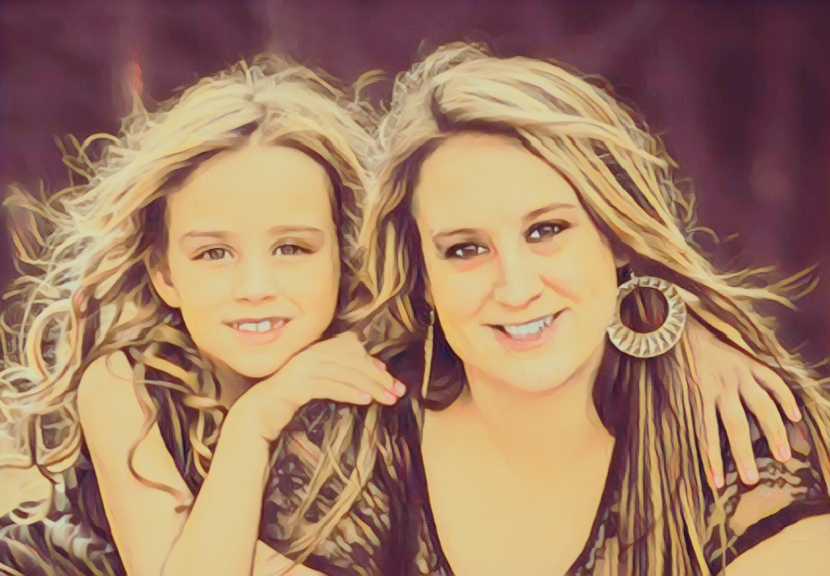 Маленькая Юля и Лилия