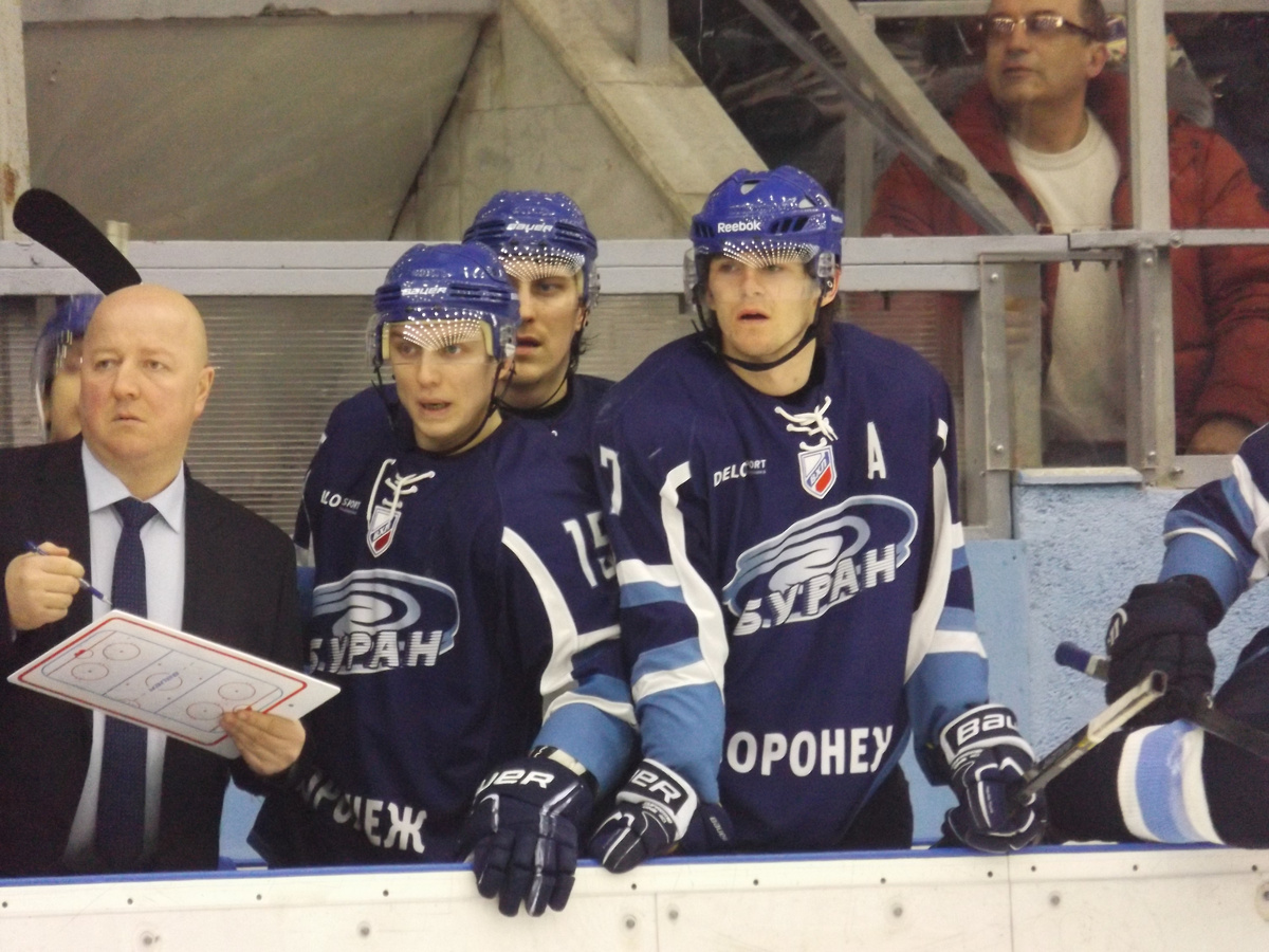 Павел Копытин справа