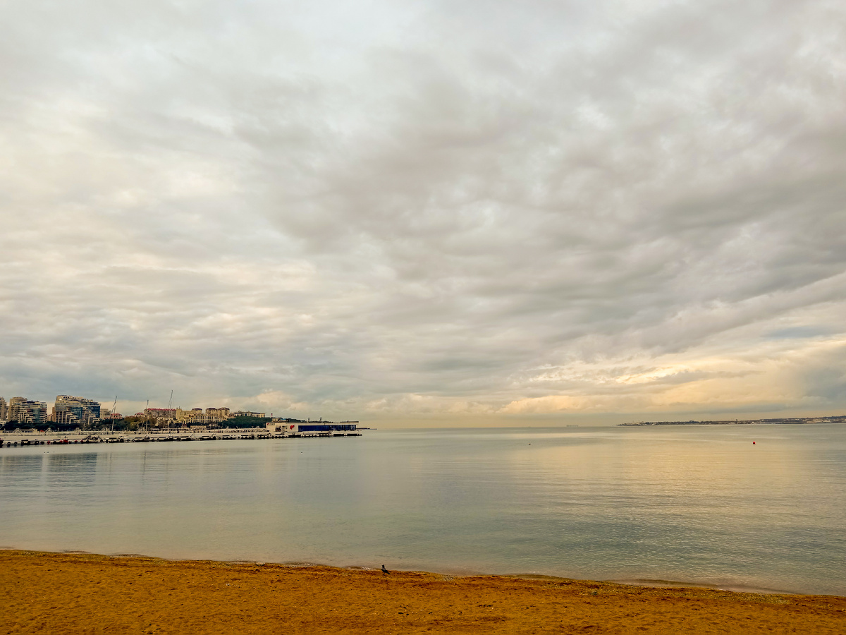 Ноябрь, вечер, Геленджик, пляж, Чёрное море, вид на морской причал