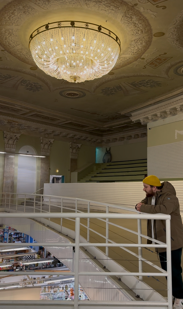 Второй этаж, вид на ряды 