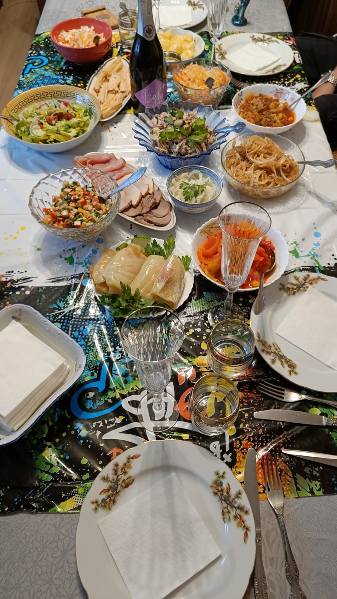 Праздничный стол