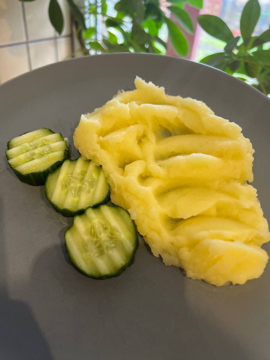 * чем меньше вы нарежете картофель, тем быстрее он приготовится.