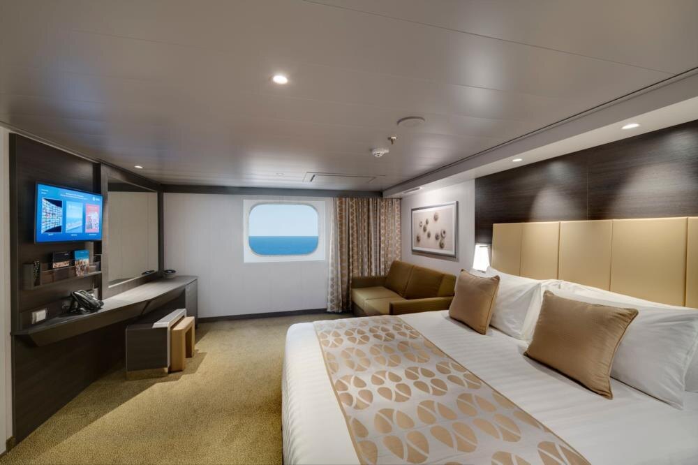 Каюта с окном Premium Fantastica, площадь 25 м2, многоместная каюта, до 6-ти человек.