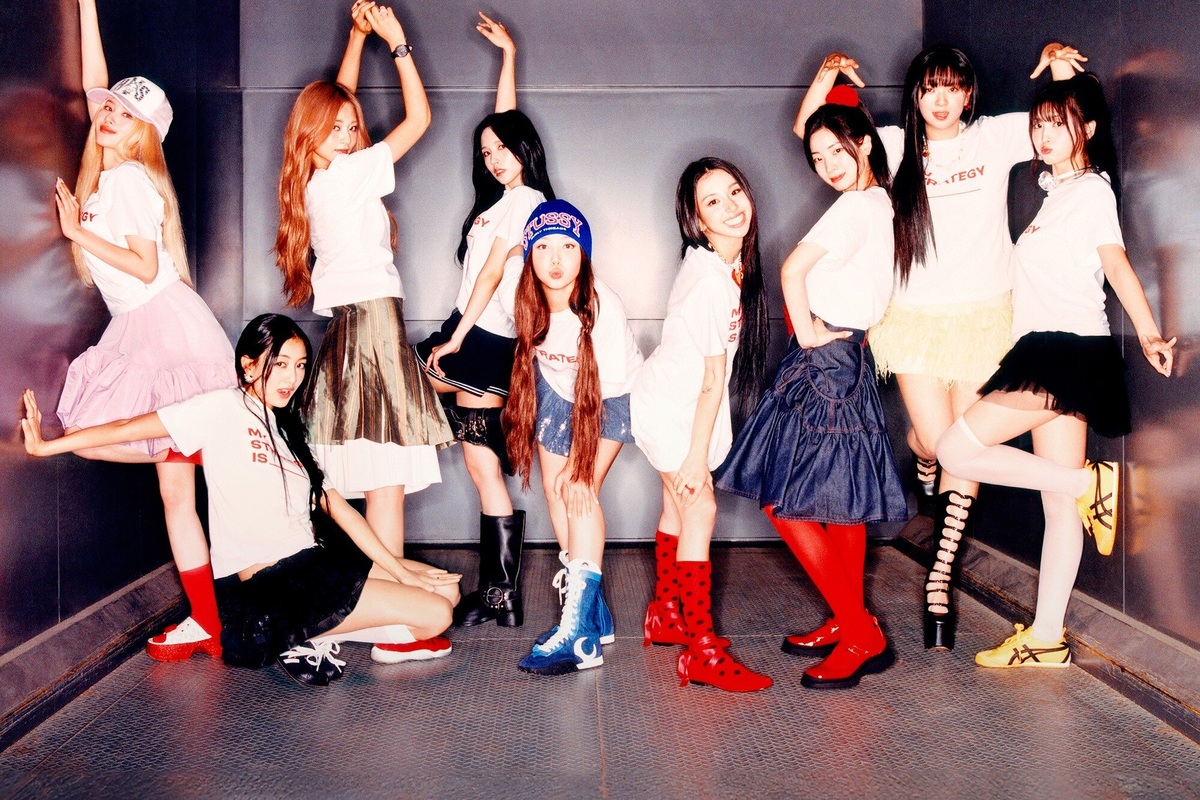     TWICE устраивают мероприятие для фанатов в честь релиза нового альбома Strategy