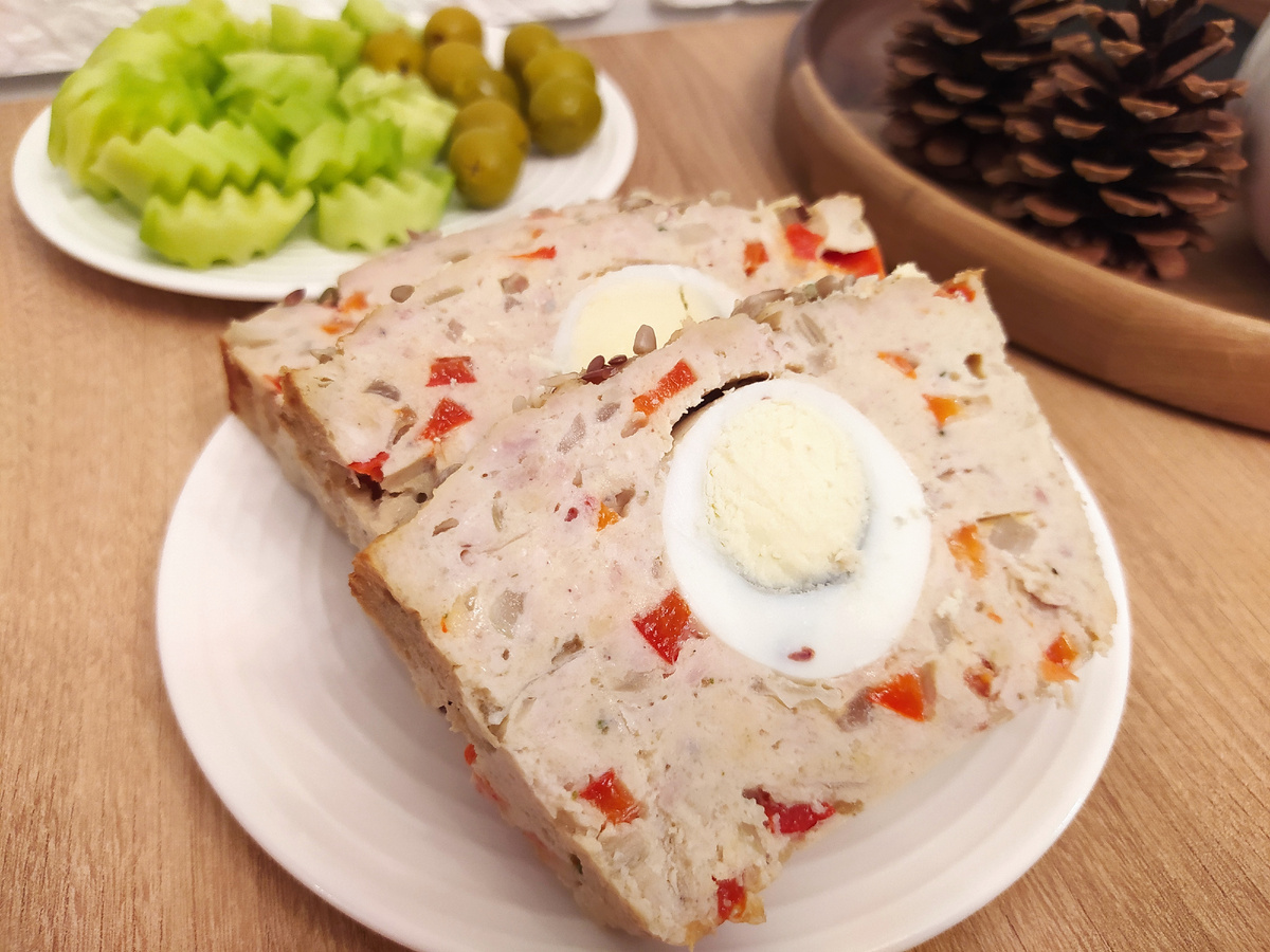 Тут из филе куриной грудки.