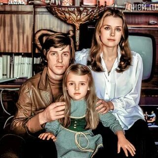 Александр Абдулов и Ирина Алферова с маленькой Ксенией.