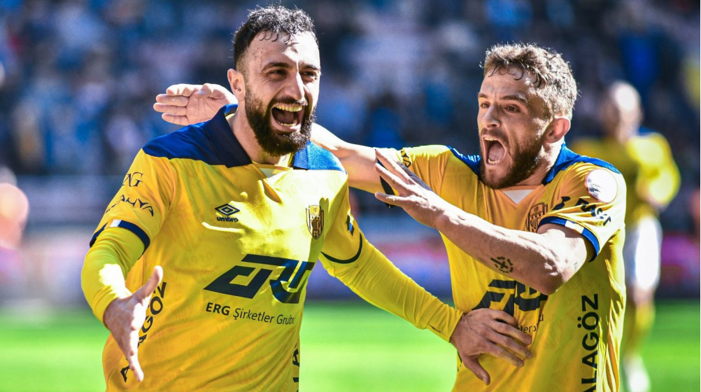 Бекироглу (слева)