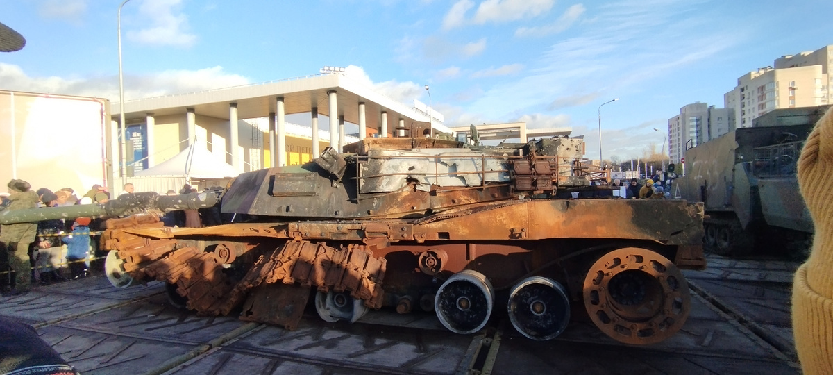 Звезда выставки - американский Абрамс