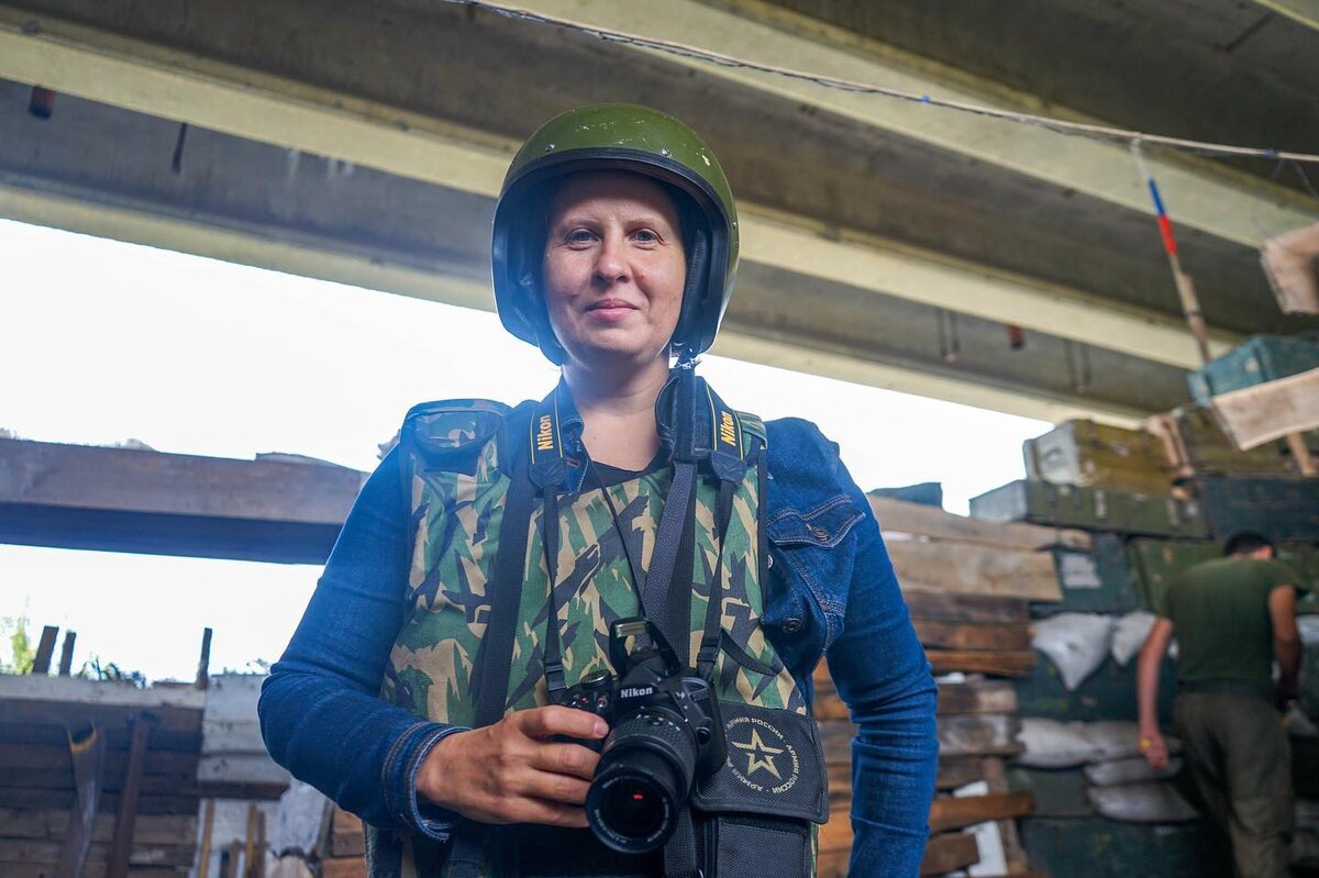 На Ясиноватском блокпосту, июль 2019 года. На фото - я, Наталья Макеева. Автор снимка - военкор Кристина Мельникова  