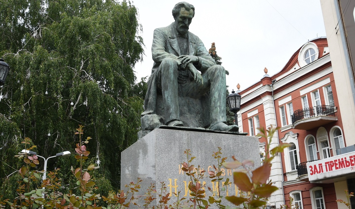 Памятник И.С. Никитину в Воронеже. Фото: Виталий Гаркуша