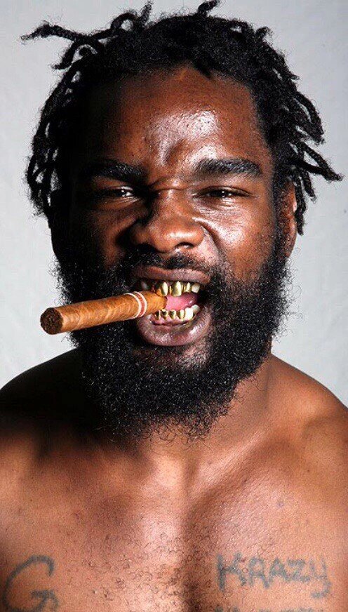 Чарльз Дэниел Беннетт (родился 23 ноября 1979 года) - американский боец смешанных единоборств, в настоящее время выступающий в полулегком весе. Он также является боксером-любителем, который в настоящее время подписал контракт с организацией Bare Knuckle Fighting Championship (BKFC).

Чарльз Беннетт

Беннетт в сентябре 2016 года
Родился	23 ноября 1979 (44 года)
Гейнсвилл, Флорида, США
Другие имена	Уголовное преступление, Крейзи Хорс
Рост	5 футов 5 дюймов (165 см)
Вес	145 фунтов (66 кг; 10,5 фунтов)
Дивизион	Полусредний
Легкий
Полулегкий
Стиль	ММА, бокс
Сражается в городе	Окала, Флорида, США
Команда	FIT / NHB (2008-2013) [2]
Годы активности	1999–настоящее время
Рекорд смешанных боевых искусств
Всего	78
Победы	30
Нокаутом	21
По представлению	6
По решению	3
Потери	46
Нокаутом	10
По представлению	25
По решению	11
Ничьи	2
Другая информация
Рекорд по смешанным единоборствам от Sherdog
Обладая непредсказуемым и взрывным стилем ведения боя, а также яркой индивидуальностью. Беннетт является профессиональным спортсменом с 1999 года. Он выступал в PRIDE Fighting Championships, Rizin FF, EliteXC, King of the Cage, World Extreme Fighting и ShoXC. Несмотря на то, что он ни разу не выигрывал чемпионат по смешанным единоборствам, Беннетт приобрел значительное количество поклонников среди фанатов.