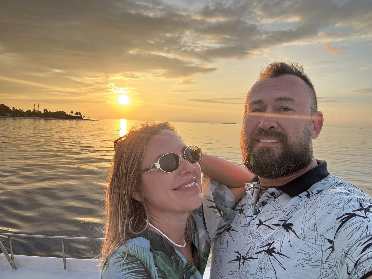 Наши путешествия оплачивает наш капитал, а не вклады - поэтому мы улыбаемся.