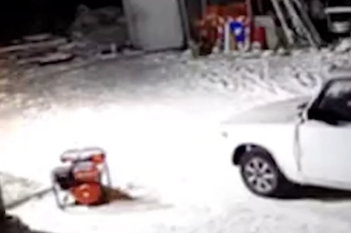    Двое судимых забайкальцев украли генератор у дорожников