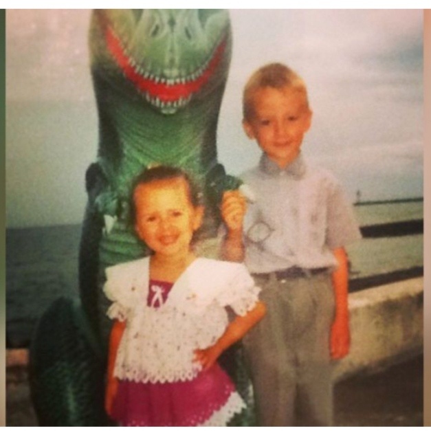 Марина в детстве со старшим братом