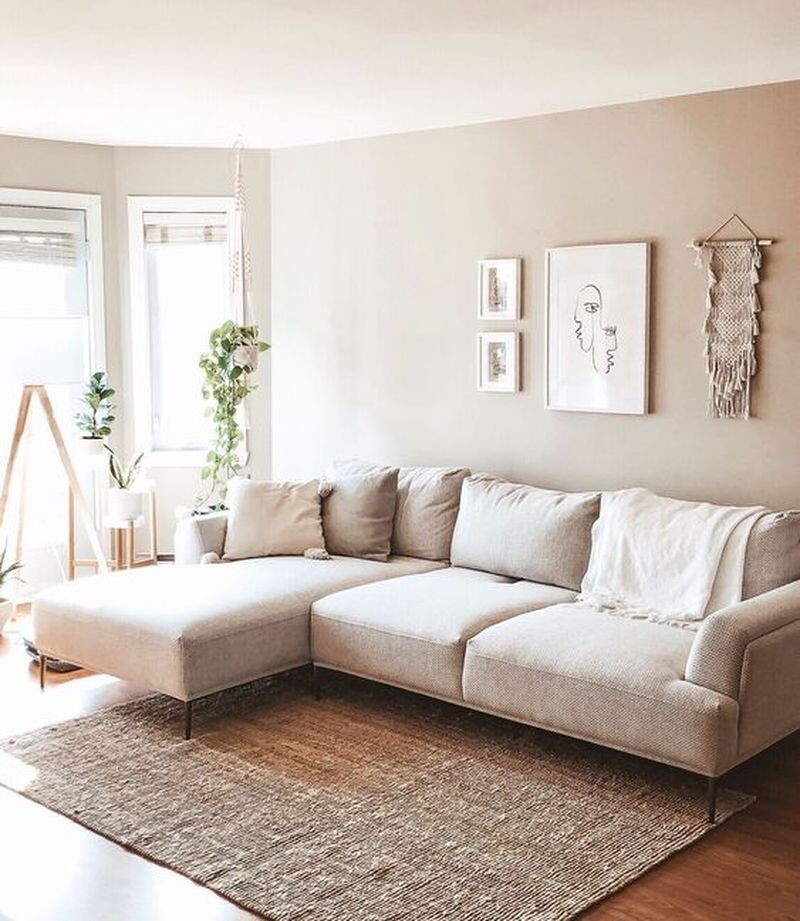 Светлая гостиная в современном стиле. Фото 2.