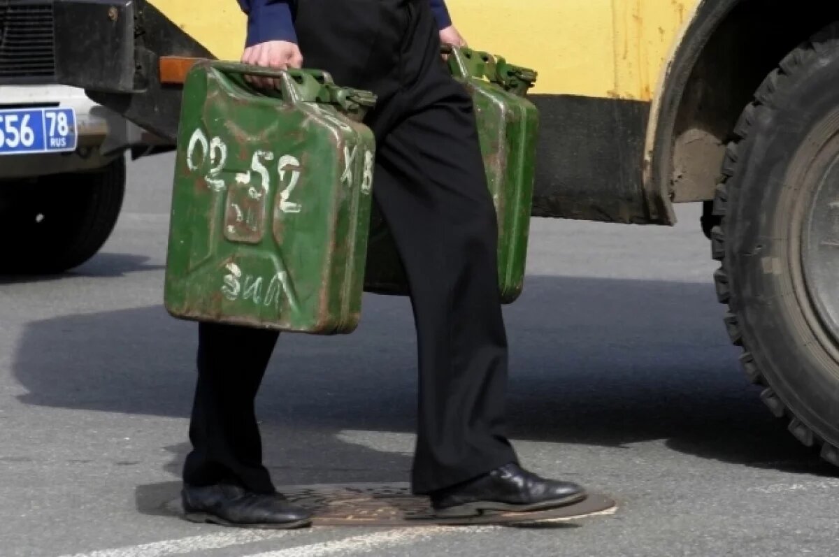    В Петербурге капитан буксира получил «условку» за кражу топлива на 10 млн