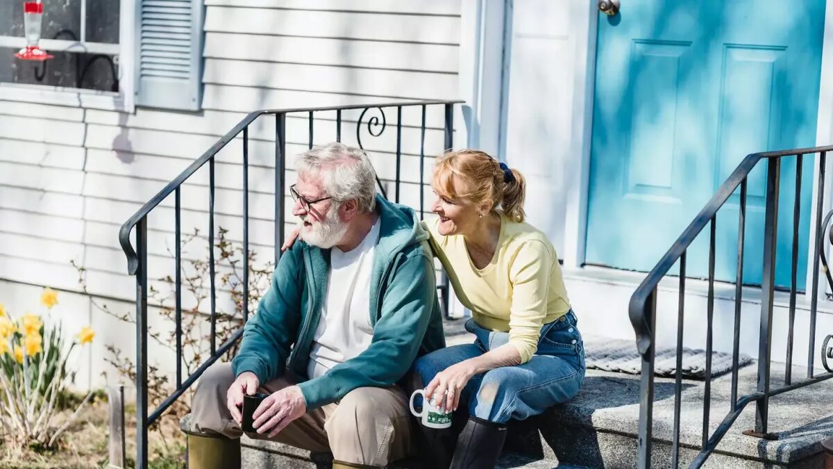    Пенсионеры.