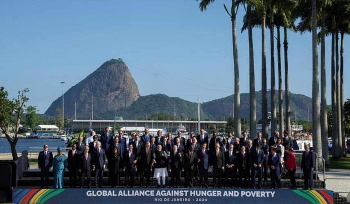     Лидеры G20 в Рио-де-Жанейро. Источник: lenta.ru Автор фото: Manuel Balce Ceneta