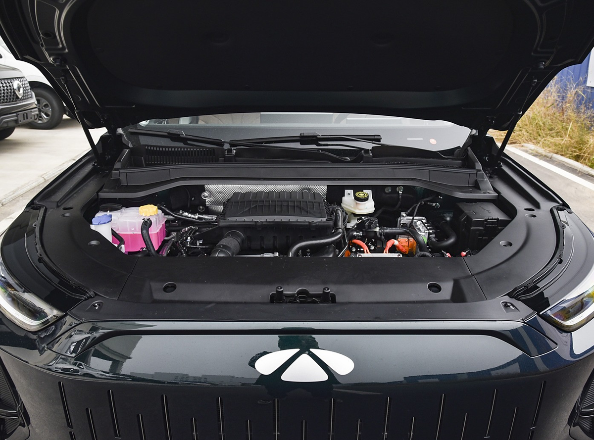 Моторный отсек 