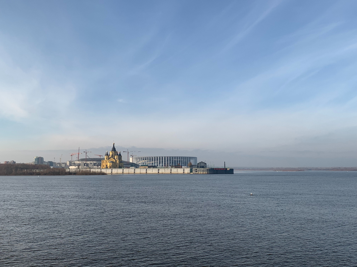 набережные НН, постоянно там бываю, всё уже знаю, но тянет в эти места: вода, глубина, высота и огонь - моя тема, могу вечно на такие вещи смотреть