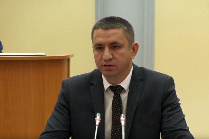 Скриншот прямой трансляции публичных слушаний, Верховный Совет, rutube.ru 