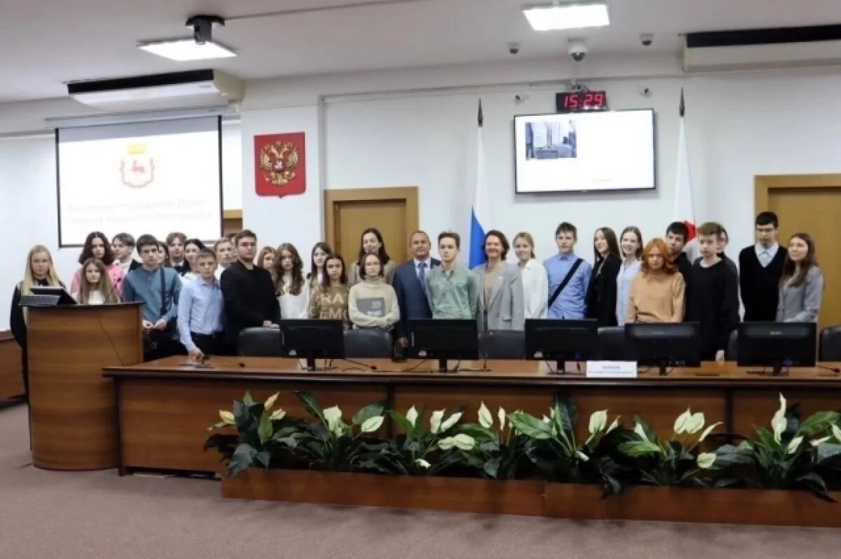    Председатель Гордумы Евгений Чинцов встретился с учениками «Школы 800»