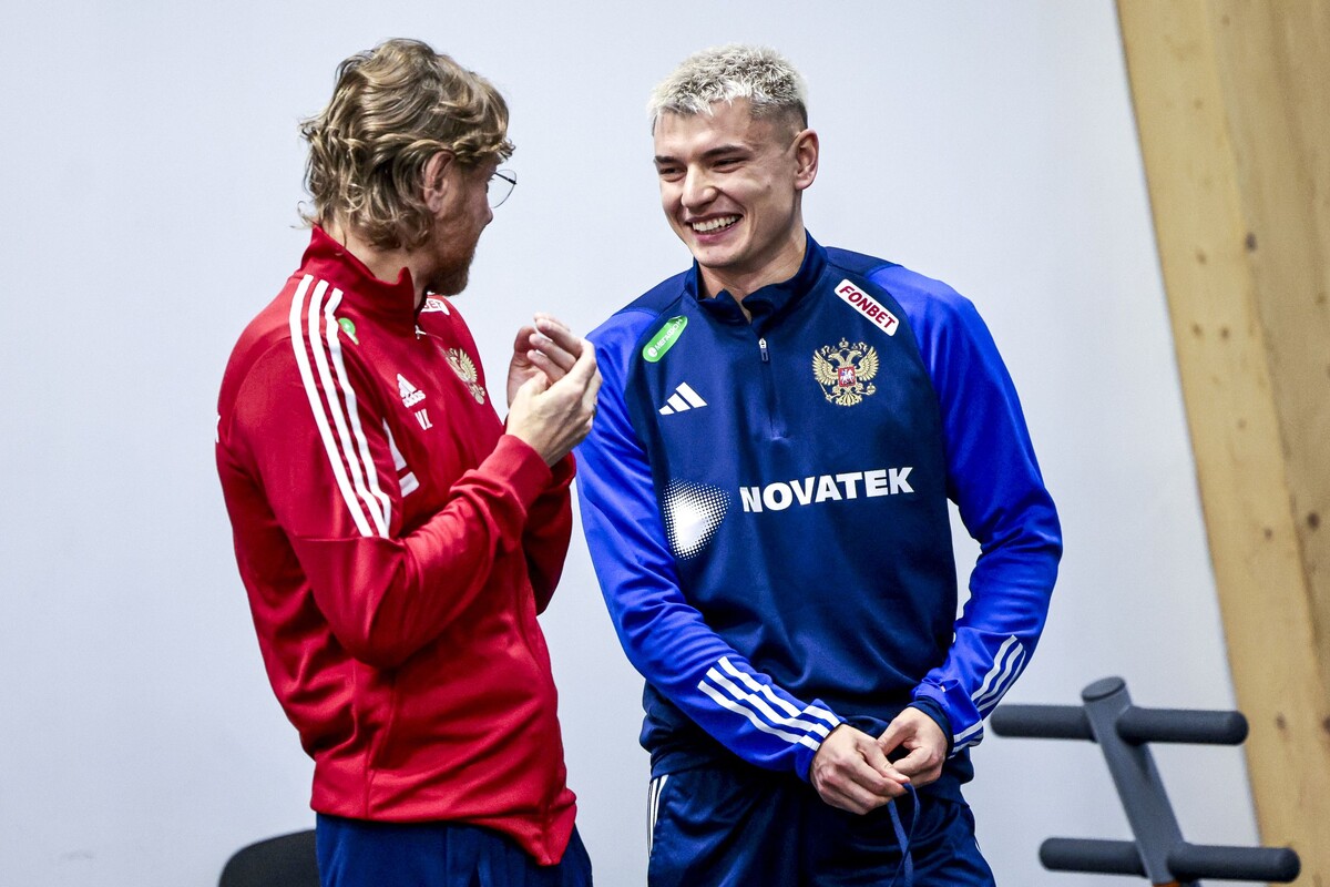     Валерий Карпин и Андрей Мостовой. Фото: Михаил Шапаев. РФС