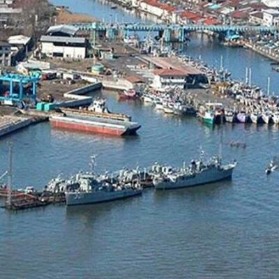 В ЭТОМ ПЛАНЕ БЕЗДАРНАЯ ПОЛИТИКА ПАШИНЯНА УЖЕ ПРИВЕЛА К ТОМУ, ЧТО АРМЕНИЯ оказалась практически выброшенной из перспективного для нас международного транспортного коридора (МТК) «Север-Юг», и его предпочтительным на этом пути звеном стал Азербайджан. Взамен власти Армении уже долгое время говорят об альтернативном маршруте для доставки грузов из Индии и Ирана в Европу и Россию. Но и здесь, как говорится, все не слава богу.