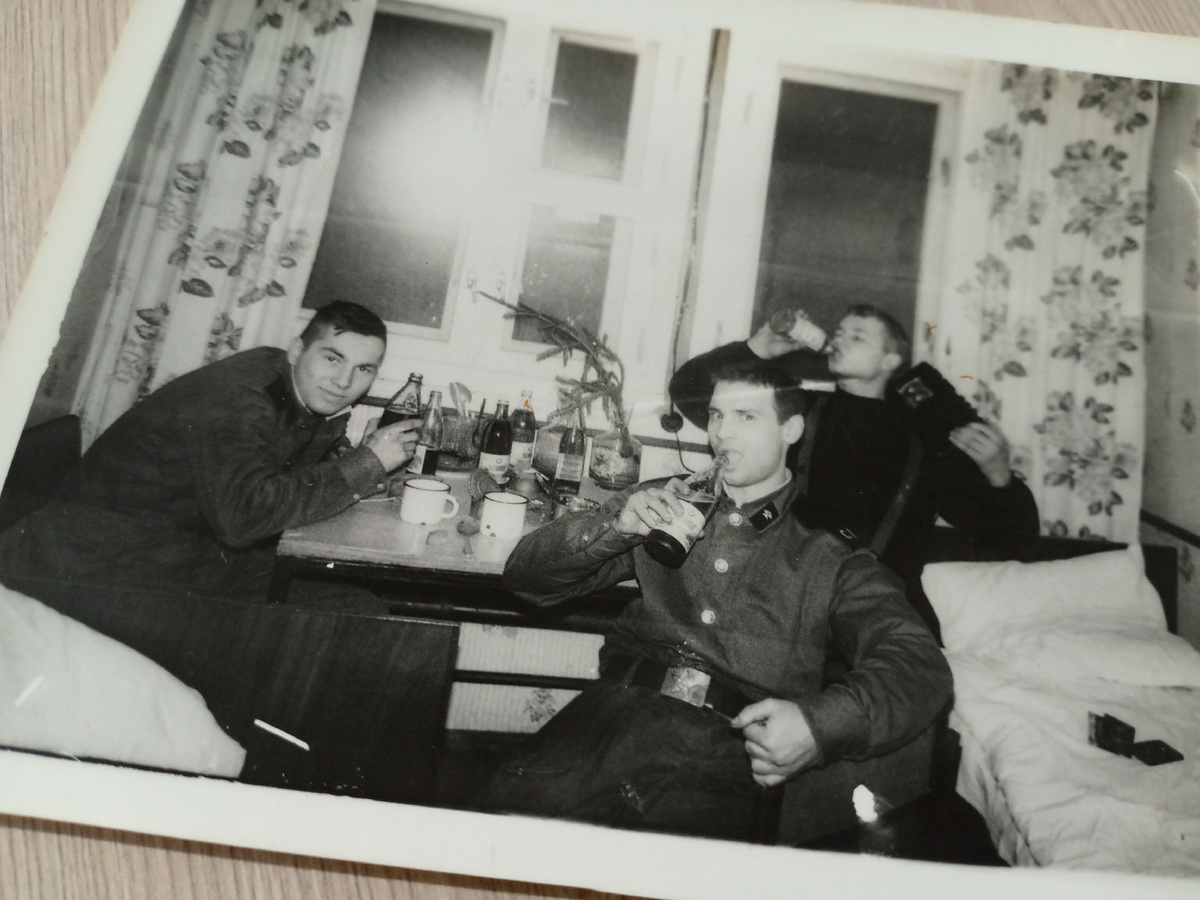 Во время одной из командировок, когда груз успешно сопровожден и доставлен, но пока еще не принят....