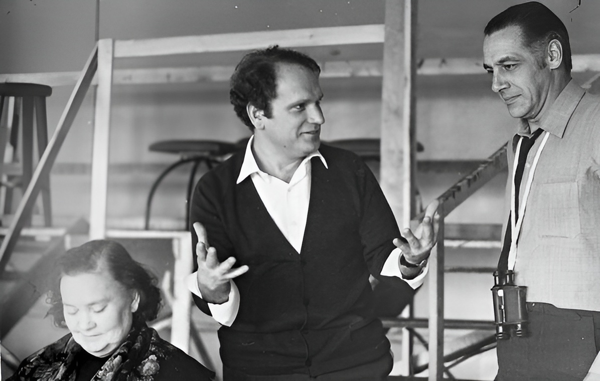 На фото: театральный режиссер Петр Фоменко, актриса театра и кино Ирина Зарубина и актер Геннадий Воропаев. Источник: Театра комедии имени Акимова