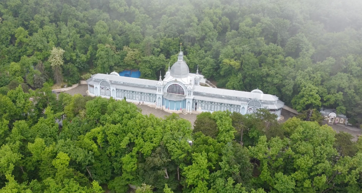 Пушкинская галерея в Железноводске. Здание 1901 года.
