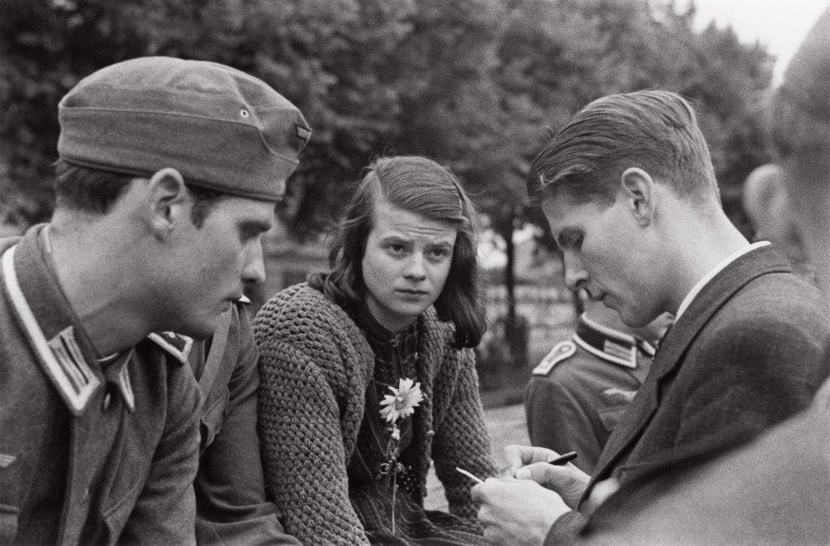 Ганс и Софи Шолль и Кристоф Пробст, 1942. Источник: wikipedia.org