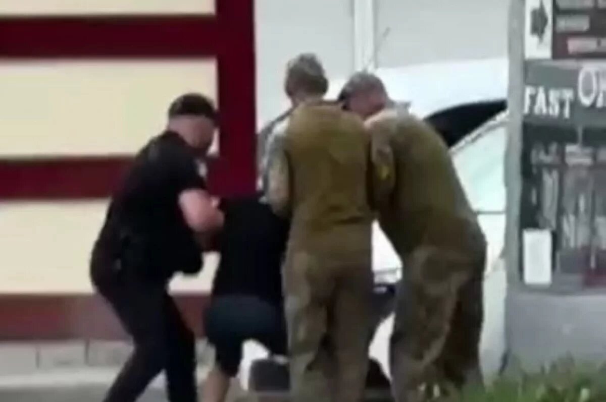    Политик Дюпон-Эньян назвал невыносимыми кадры мобилизации на Украине