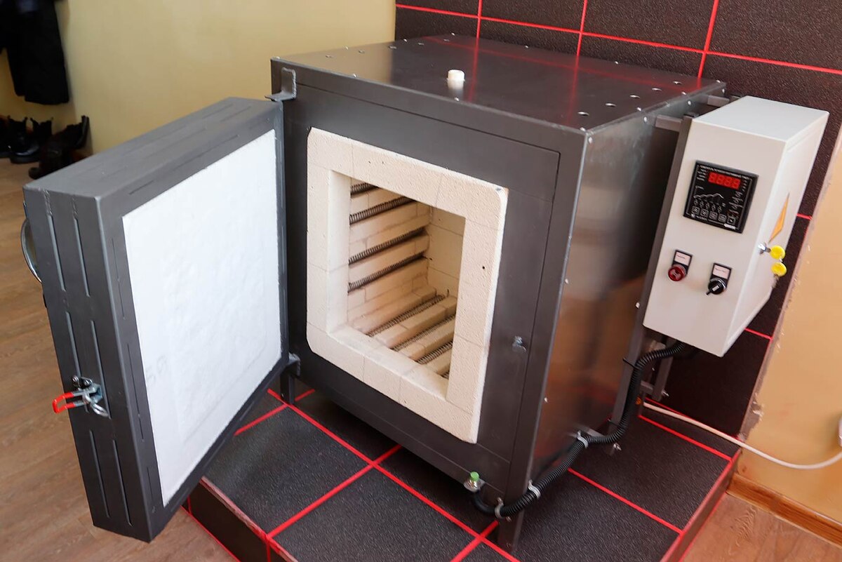 Муфельная печь. Фото Вячеслава ПЕТРОВА.