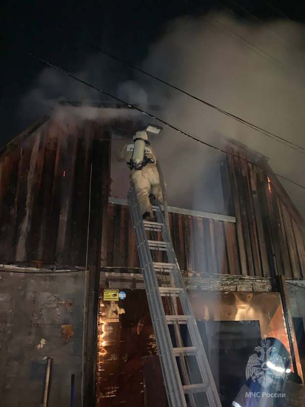    В Суне сгорел частный автосервис