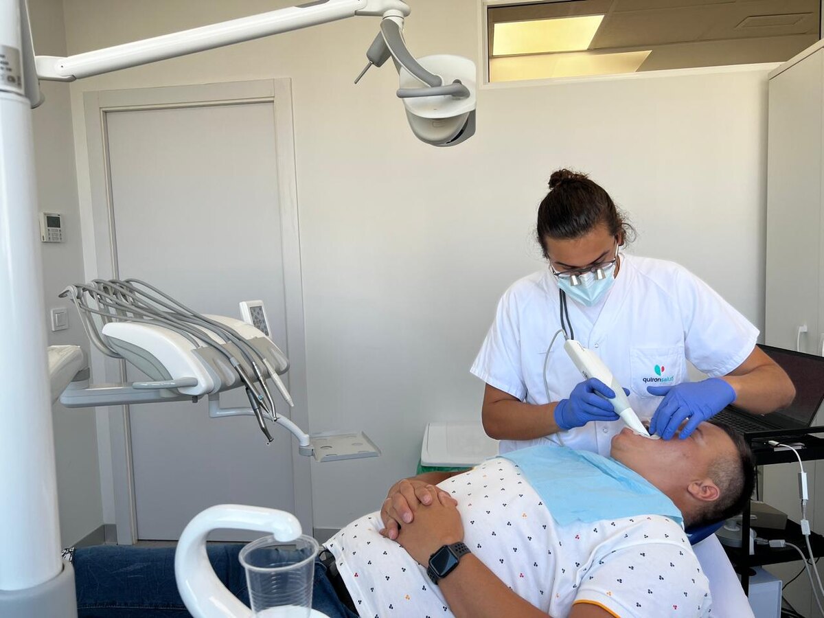 Артем сканирует 