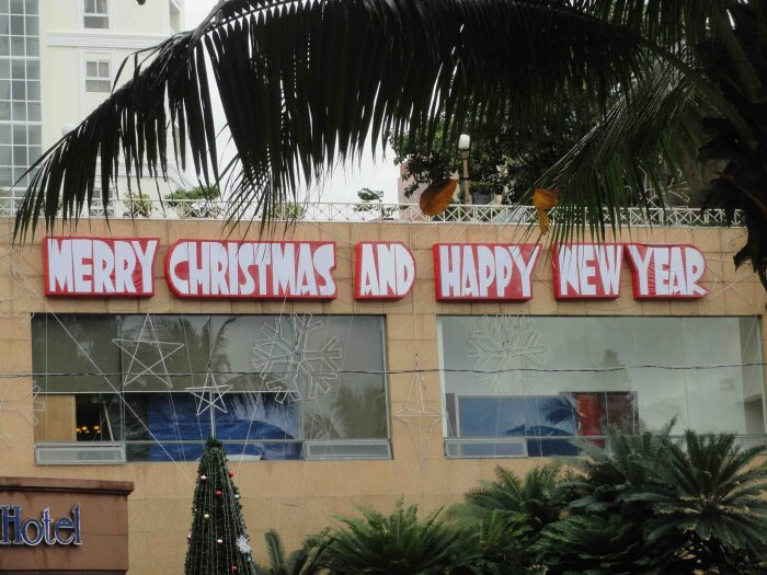 Самое печальное, что полностью отсутствует, по крайней мере пока, необходимое новогоднее настроение / Фото: Vostok.Today