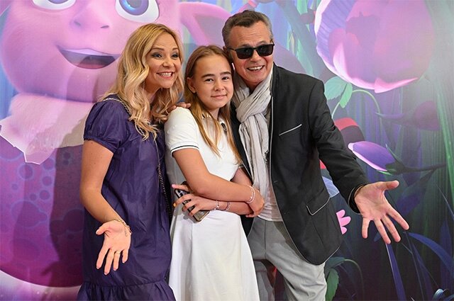    Владимир Лёвкин с женой Марусей и младшей дочкой Никой. Фото:  РИА Новости/ Пелагия Тихонова